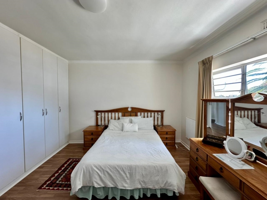 2 Bedroom Property for Sale in Sea Point Western Cape